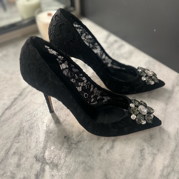 Worn - Dolce & Gabbana Black Lace Bellucci Crystal Embellished Pumps Size 41 - Picture 5 of 6